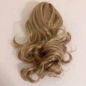 Clip-On Wavy Hair Extension